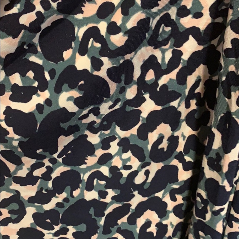 Dress Barn Vneck green/blue cheetah pattern - Picture 3 of 3